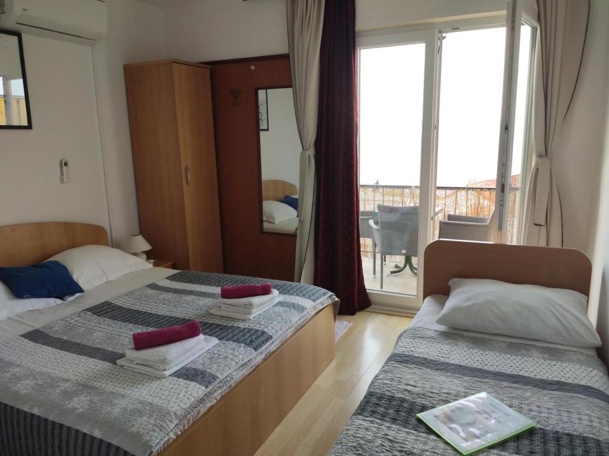 Guesthouse โปดาซา ภายนอก รูปภาพ