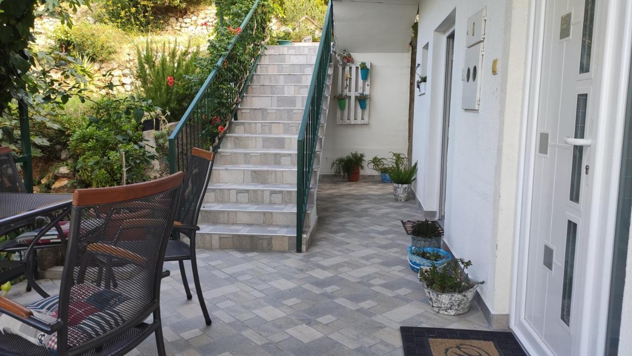 Guesthouse โปดาซา ภายนอก รูปภาพ