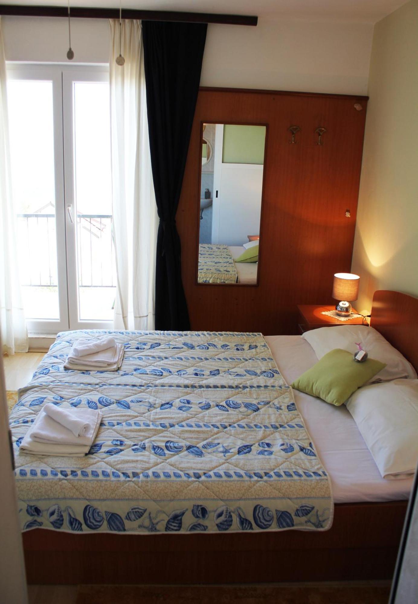 Guesthouse โปดาซา ภายนอก รูปภาพ
